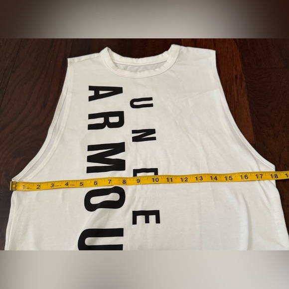 Under Armour Tank Black & White Big Logo Size Small Like New - Picture 6 of 8